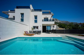 VILLA LUCIS